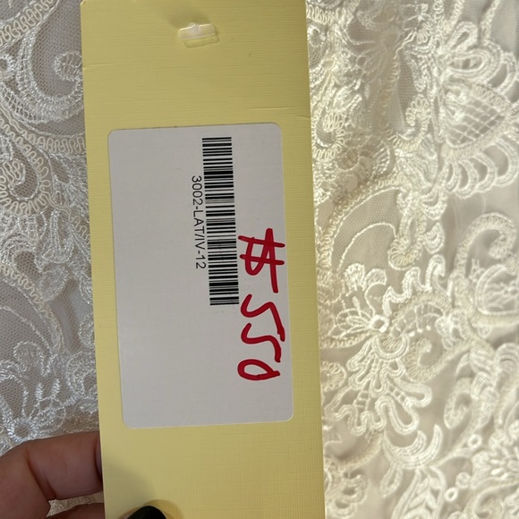 Allure Romance wedding dress - Picture 6 of 8